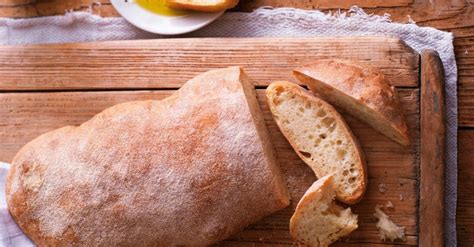 Maize ar kraukšķīgo garoziņu 'ciabatta' (1) .